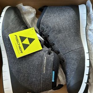 Men’s size 44 Fischer Urban Cross ASH cross country ski boots. New in box/tags